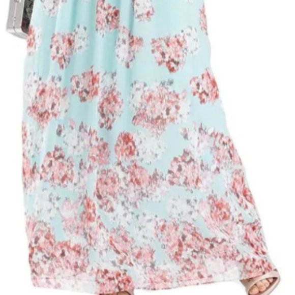 BCBG MAXAZRIA Formal Chiffon Strapless Gown, Size 2 - Picture 2 of 8